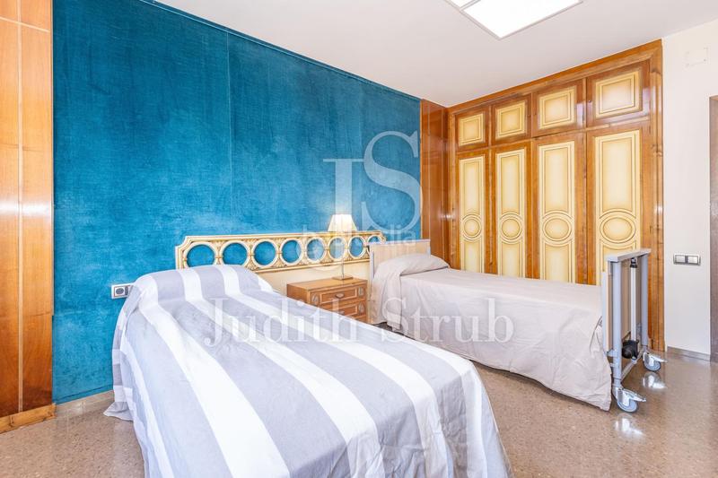 Foto 09e03592-920f-4c05-ad41-397a6d20046a. Piso balmes barcino. amplia y luminosa con soleada terraza. en Barcelona