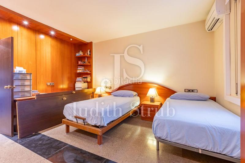 Foto 15ae0700-578e-4ef0-bcff-2501db91aa0a. Piso balmes barcino. amplia y luminosa con soleada terraza. en Barcelona