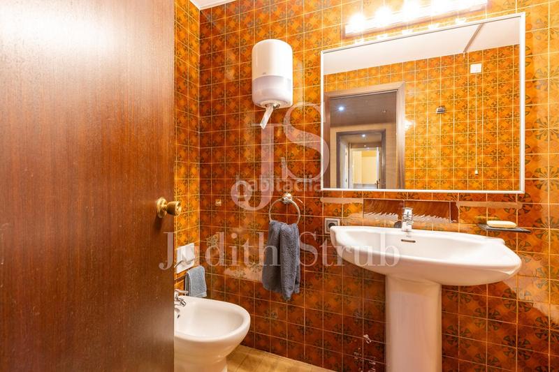 Foto 52d45bcb-9bc4-48f8-90db-c611806389d8. Piso balmes barcino. amplia y luminosa con soleada terraza. en Barcelona