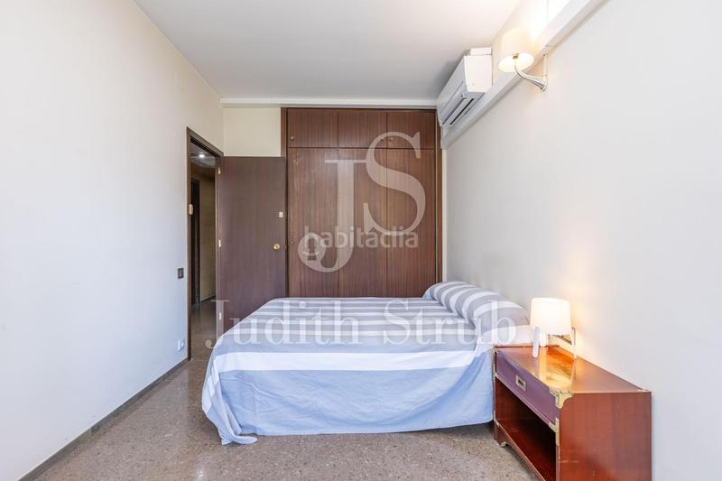 Foto 7a4d7f7d-0514-4c32-a3af-a382e7acd343. Piso balmes barcino. amplia y luminosa con soleada terraza. en Barcelona