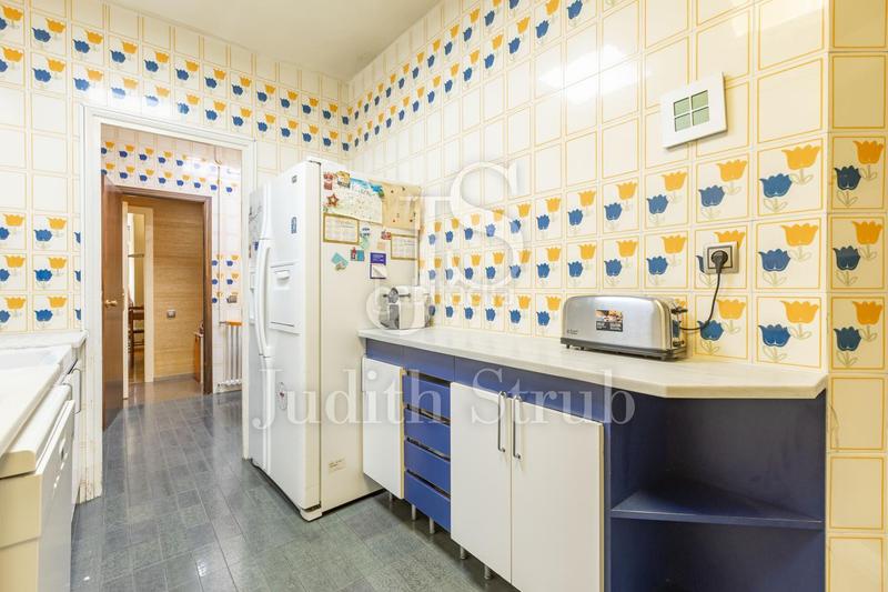 Foto 7e3043d5-265a-4585-bf47-93a972f28058. Piso balmes barcino. amplia y luminosa con soleada terraza. en Barcelona