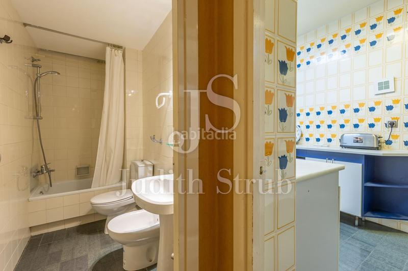 Foto 9db07237-3dc3-459f-8d1e-677520503dd8. Piso balmes barcino. amplia y luminosa con soleada terraza. en Barcelona