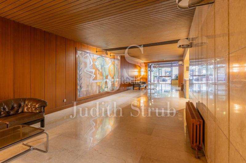 Foto bb5eeb7d-c532-4690-ac21-daddf714e486. Piso balmes barcino. amplia y luminosa con soleada terraza. en Barcelona