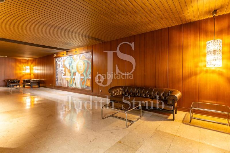 Foto e7007660-5b67-49de-a5d8-553955fe24ee. Piso balmes barcino. amplia y luminosa con soleada terraza. en Barcelona