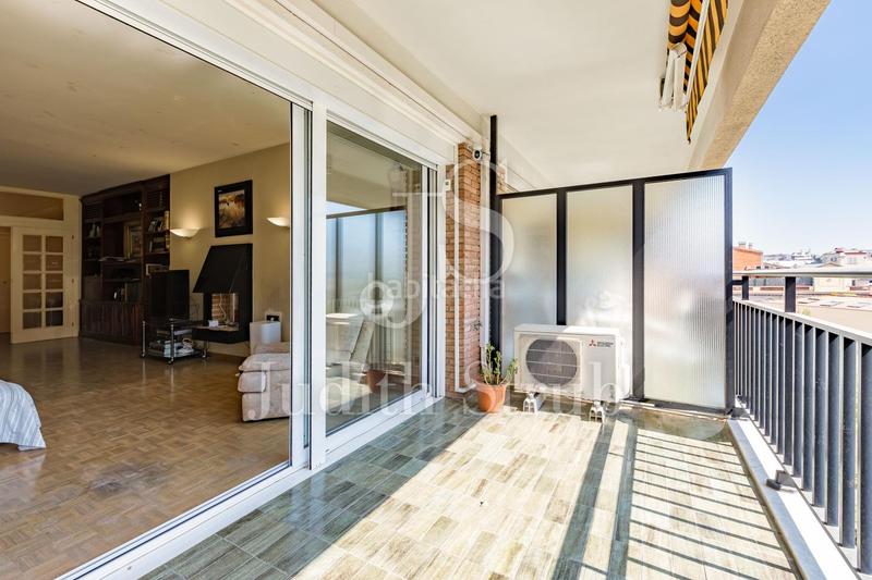 Foto e80ec8ff-ea12-496c-a4bb-a78481c74f57. Piso balmes barcino. amplia y luminosa con soleada terraza. en Barcelona