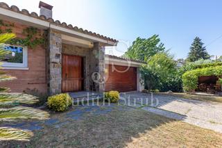 Maison  Carrer de margenat. Disfruta de esta exclusiva casa en plena naturaleza a 20 minutos