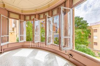 Appartement à Putget - Farró. Descubre esta joya arquitectónica en sant gervasi en finca de 19