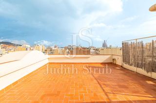 Ático  Carrer de josep torres. Disfruta de este ático con terraza solárium de 40m2 y vistas amp