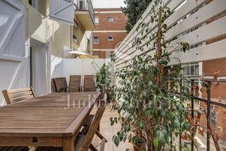 Appartement  Carrer de gustavo bécquer. Exquisito dúplex de diseño con terraza de 12 m que destaca por s