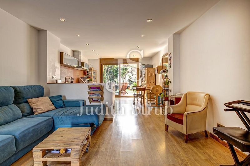 Foto 2eea7804-5716-4688-9c29-9aeb9b2abfc6. Casa adossada a Sant Andreu de Palomar Barcelona