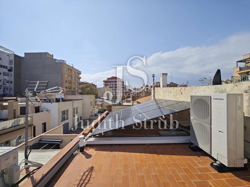 Foto 383da181-deab-436f-a0e8-c61d4e7f8149. Casa adossada a Sant Andreu de Palomar Barcelona