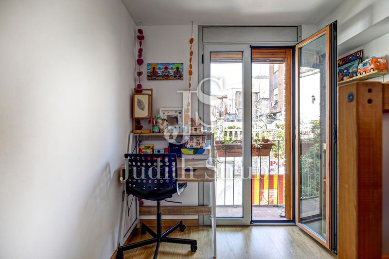 Foto 411d0088-10d6-49ba-be5d-a4bbe78c3508. Casa adossada a Sant Andreu de Palomar Barcelona