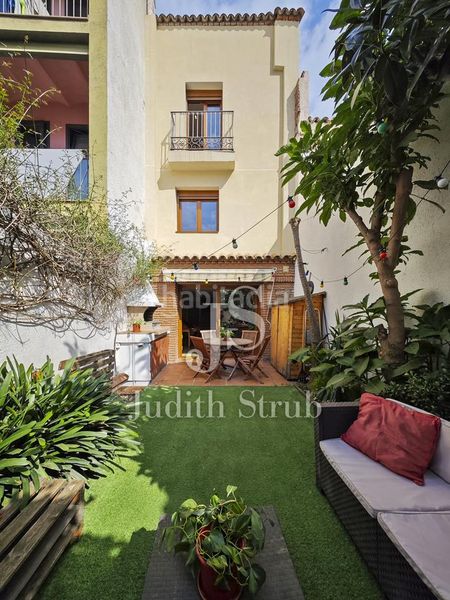 Foto c5078eb8-90fb-41fd-a7da-846098e324eb. Casa adossada a Sant Andreu de Palomar Barcelona