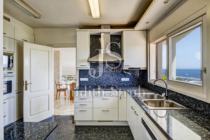 Foto 524c24ee-ab9b-46d2-9dae-e30b96d5ce8a. Casa a calle garraf 11 a Carboneres - La Farella Llançà
