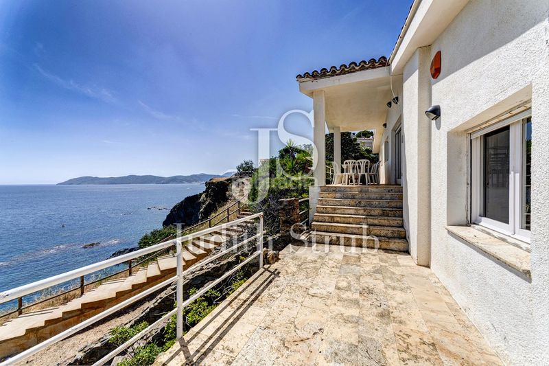Foto 7af298f0-67f5-440e-86eb-2b6d23c80959. Casa a calle garraf 11 a Carboneres - La Farella Llançà