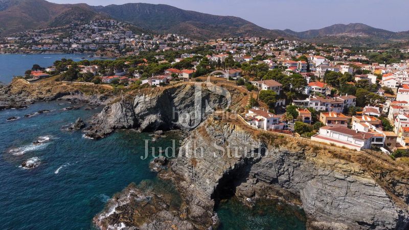 Foto 8476d722-7144-44de-a34a-ddf9977f2b85. Casa a calle garraf 11 a Carboneres - La Farella Llançà