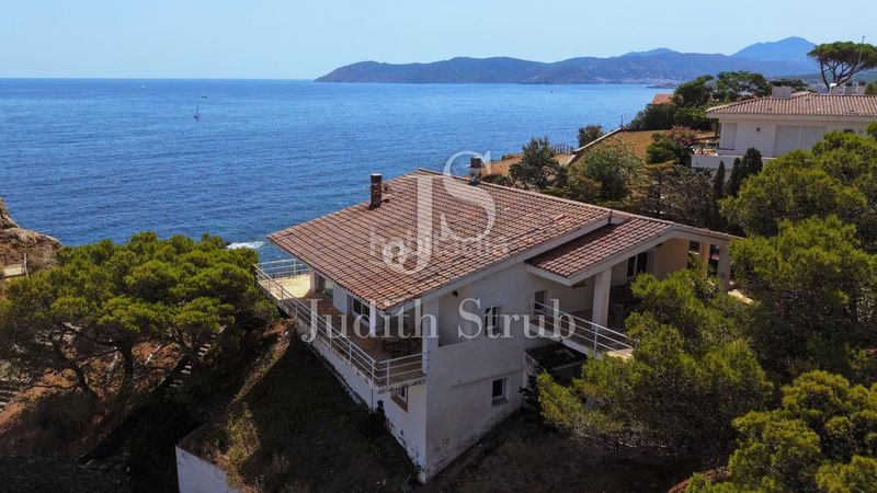 Foto abca1064-4492-4616-8fe0-278fe91f1739. Casa a calle garraf 11 a Carboneres - La Farella Llançà