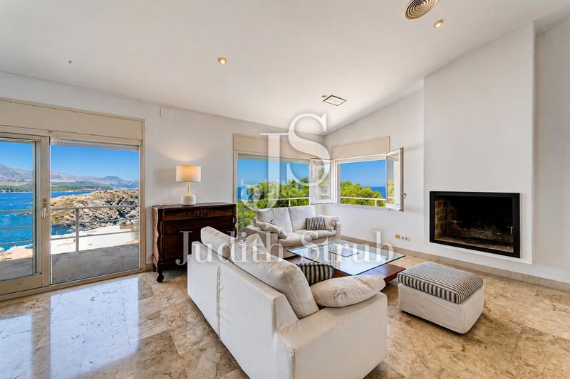 Foto ffcbfe3a-9226-4db3-a524-65ed5cfc9083. Casa a calle garraf 11 a Carboneres - La Farella Llançà