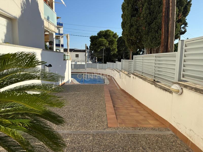 Foto 10474f7a-2c55-4b7f-a7f5-41f76639a3b1. Apartament amb piscina a Cunit residencial Cunit