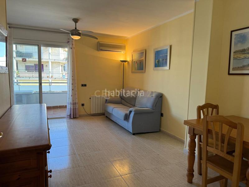 Foto c7c6b9a1-82ef-4ca1-a86f-8df789683879. Apartament amb piscina a Cunit residencial Cunit