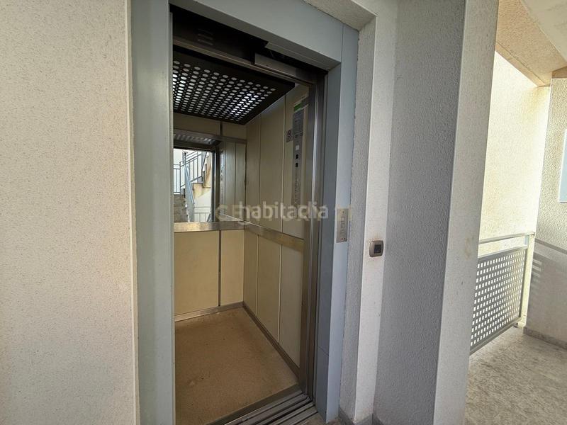 Foto de54c44b-83b6-4adc-b925-eb496f38f28f. Apartament amb piscina a Cunit residencial Cunit