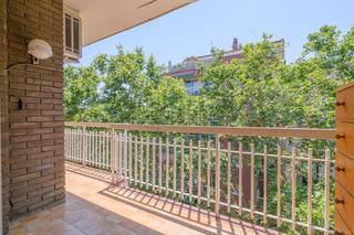 Apartament  Carrer de sardenya, 68, barcelona, spain. Luminoso ático en venta