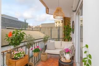Apartament a Sagrada Família. Exclusiva vivienda reformada junto a la sagrada familia  calle m