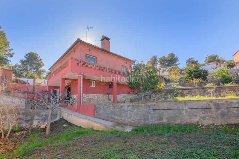 Foto 2d04fe2d-6599-4eeb-8c2d-21eae0ddda75. Casa amb piscina a Castellet i la Gornal