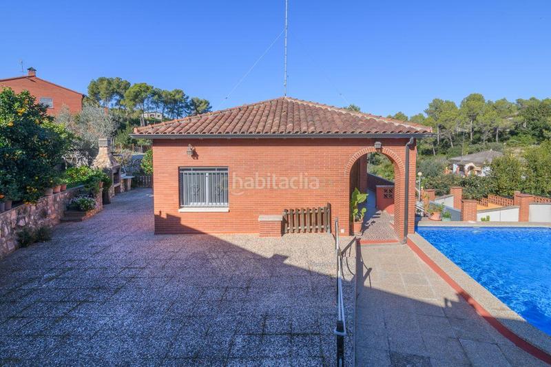 Foto a5e4e6c8-3865-440f-b4ae-2a3e75903ecd. Casa amb piscina a Castellet i la Gornal