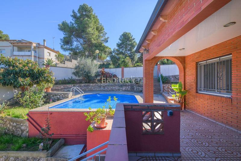 Foto adcd8e01-ec09-48cd-8b17-bea7561d7863. Casa amb piscina a Castellet i la Gornal