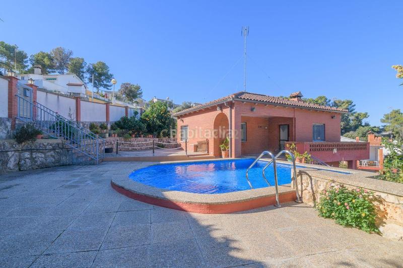 Foto e4e7f5b3-1905-4701-a697-4dee17080fa2. Casa amb piscina a Castellet i la Gornal