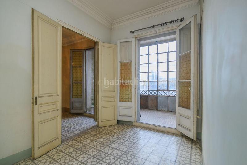 Foto f40184c3-1a46-4b5b-aef4-dbecf510f16c. Etagenwohnung in Gòtic Barcelona