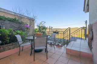 Maison à Carrer tabor, 27, torrelles de llobregat, spain. Casa independiente a 4 vientos con vistas espectaculares en torr