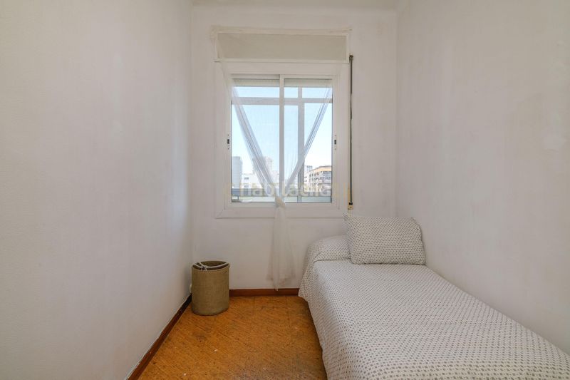 Foto 6f02fa0a-7180-475f-9456-132469389c8b. Pis a Barri de les Corts Barcelona