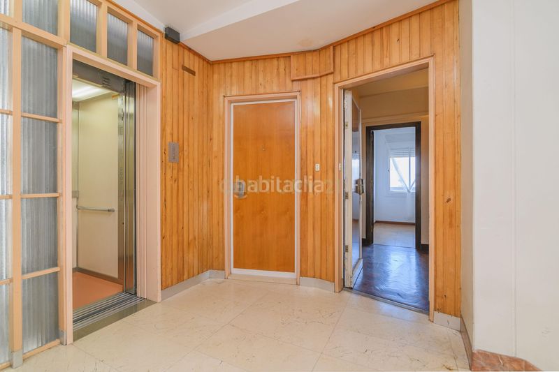 Foto c1a4ebc1-fdaa-43d2-8613-2b9d92bcb65e. Pis a Barri de les Corts Barcelona