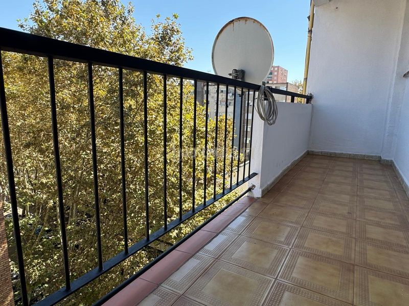 Foto 53f873c9-65d8-4817-a87a-71f069a3cbb4. Apartamento en carrer del camp arriassa alto, luminoso y con ascensor en Barcelona