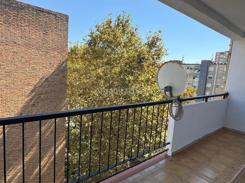 Foto 6e8fcf59-f9e4-4a2e-8d4f-7b211ec63493. Apartamento en carrer del camp arriassa alto, luminoso y con ascensor en Barcelona
