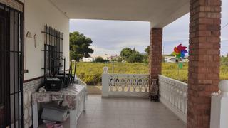 Masia  Entrada de catali. Casa y terreno rústico