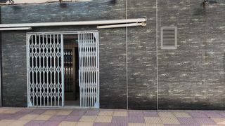 Lloguer Local Comercial  Peset aleixandre. Se alquila local comercial completamente equipado y listo para e