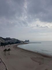 Pis  Perez galdos. Apartamento en primera línea de playa en el racó