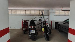 Aparcament cotxe  Travesía país valencia. Garaje de raya