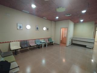 Local commercial  Carrer d'osca. gran oportunidad! local en venta ideal para dentistas/veterinar