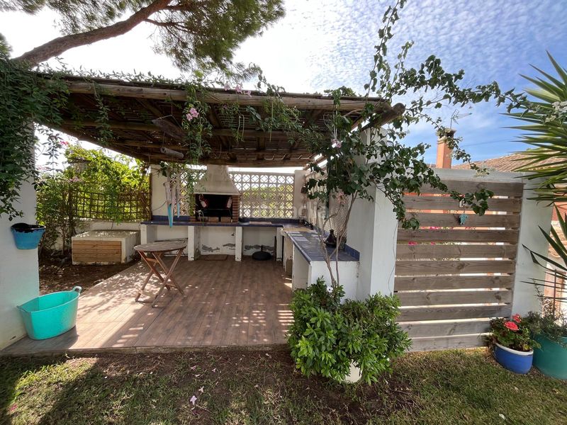 Foto fb9c0c44-f121-46ff-8a11-875436bc78b1. Chalet en Los Franceses - La Vega Chiclana de la Frontera