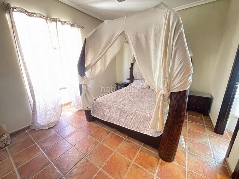 Foto 53d877d5-6d0d-479e-95dc-35478a1caab4. Xalet amb xemeneia calefacció aparcament piscina a Chiclana de la Frontera