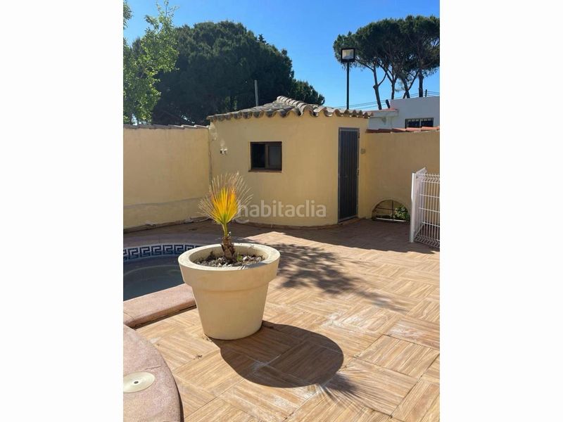 Foto 7b291652-6144-48f6-b8e5-6fb5ed64e8f3. Xalet amb xemeneia calefacció aparcament piscina a Chiclana de la Frontera