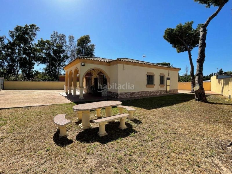 Foto b875ddb7-3335-4ce2-a08c-f539ca1fa2b9. Xalet amb xemeneia calefacció aparcament piscina a Chiclana de la Frontera