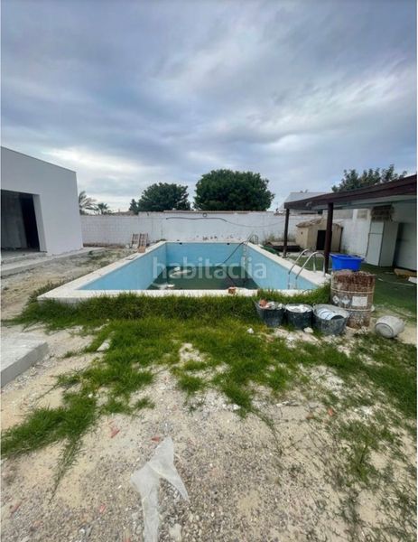 Foto c78b1b4b-ec63-480d-a286-81d1459ef0a5. Xalet amb aparcament piscina a Pelagatos - Pago del Humo Chiclana de la Frontera