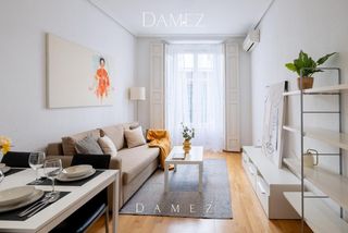Miete Etagenwohnung in Cortes-Huertas. Piso en alquiler en el centro histórico de madrid