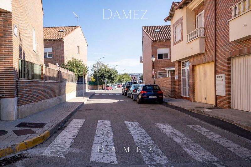 Foto a34e8a16-d2b9-4ea2-a7b6-aa87b31c7620. Xalet amb aparcament a Casarrubuelos