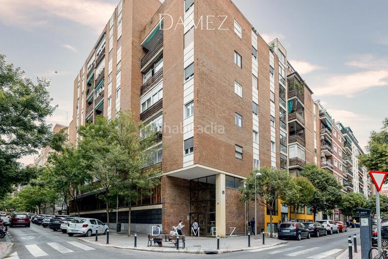 Foto 65ec2e61-90b1-4de6-bc45-a385140ec121. Ático piso en venta en la zona del retiro en Pacífico Madrid